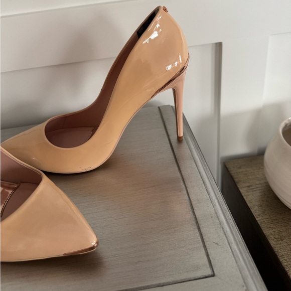 Ted Baker Nude 9.5 pumps only work once ! - Picture 2 of 5